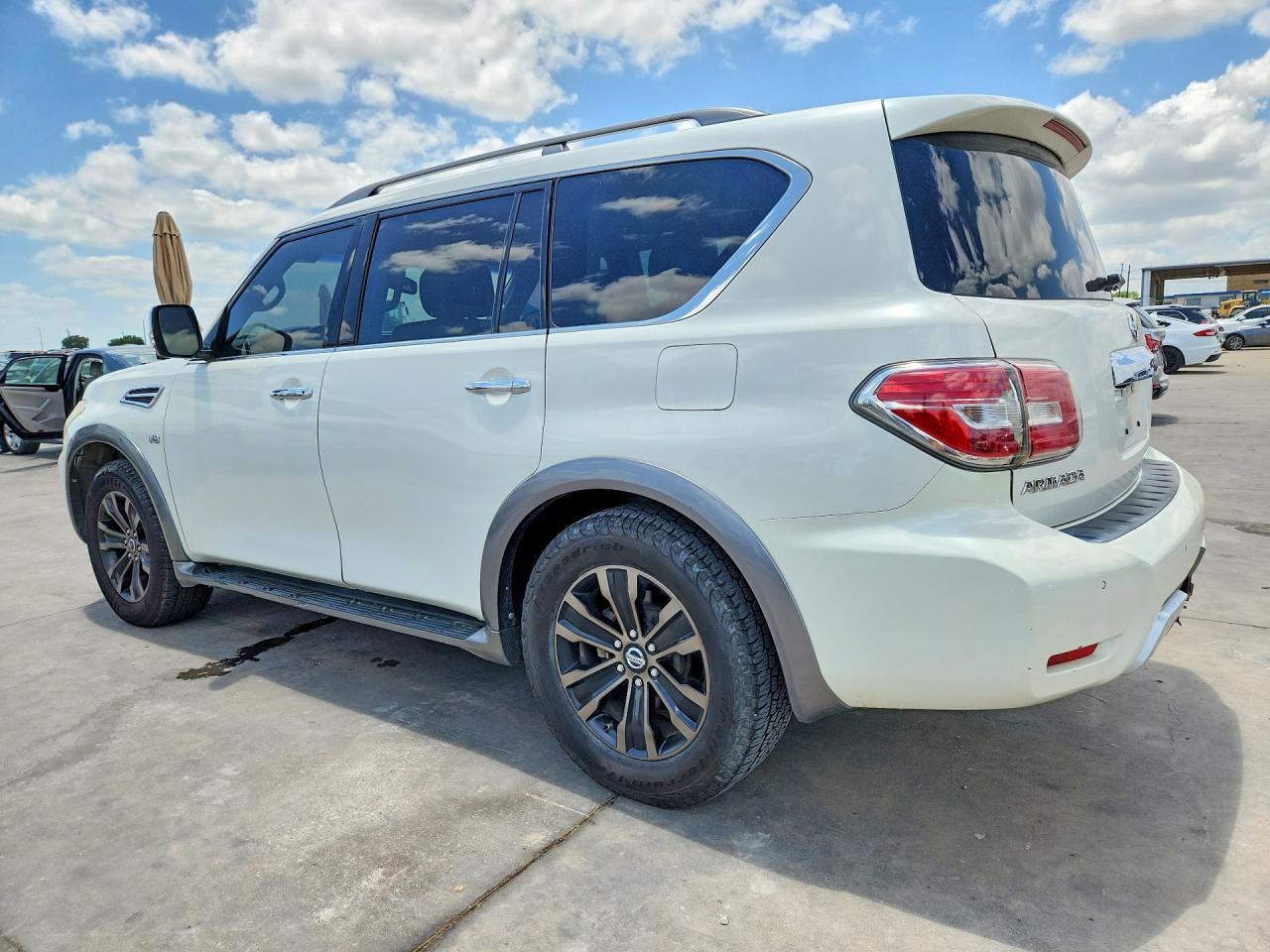 2017 Nissan Armada Platinum - Фото 2