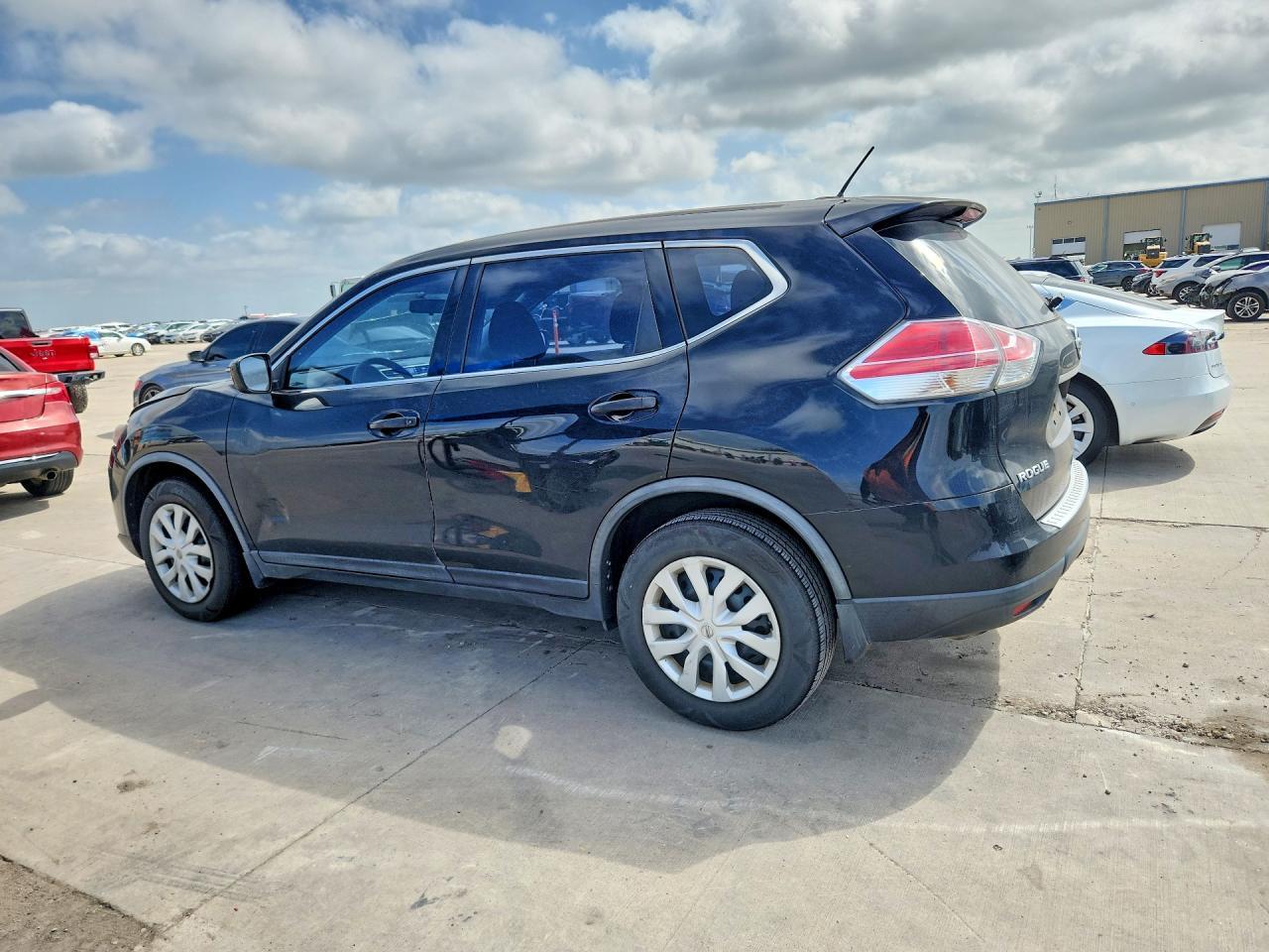 2016 Nissan Rogue S - Фото 2