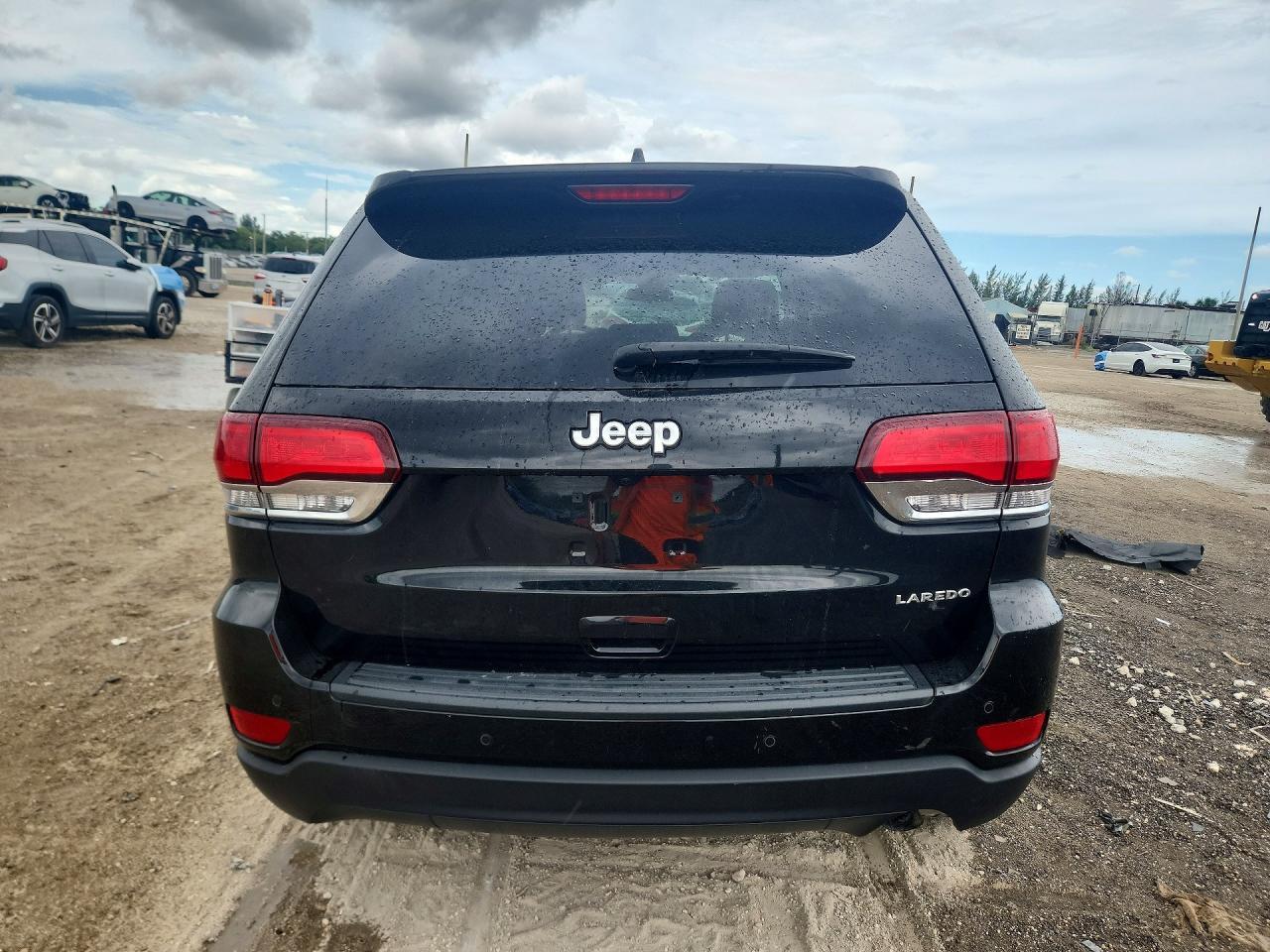 2021 Jeep Grand Cherokee Laredo - Image 6