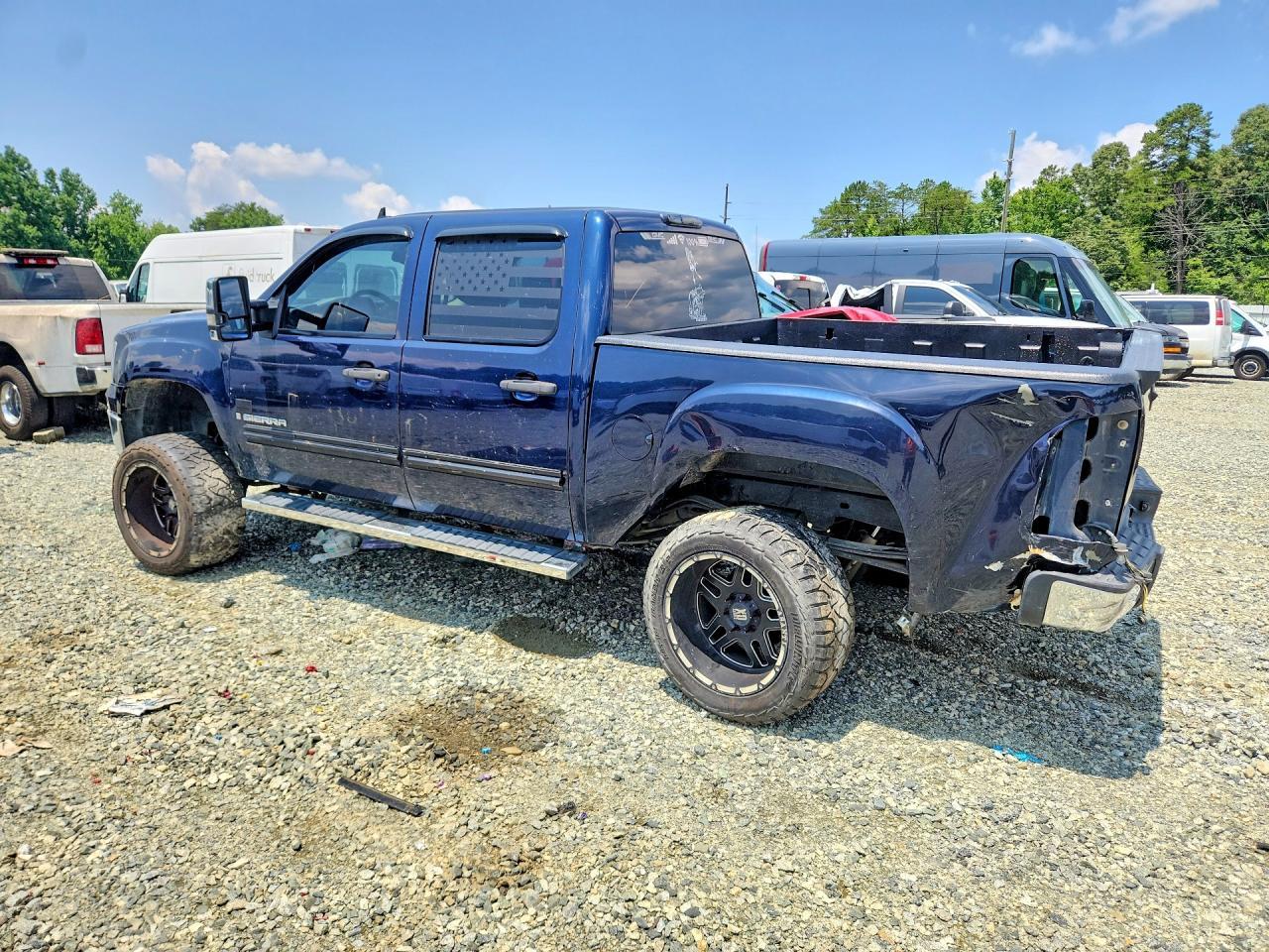 2008 GMC Sierra C1500 - Image 2
