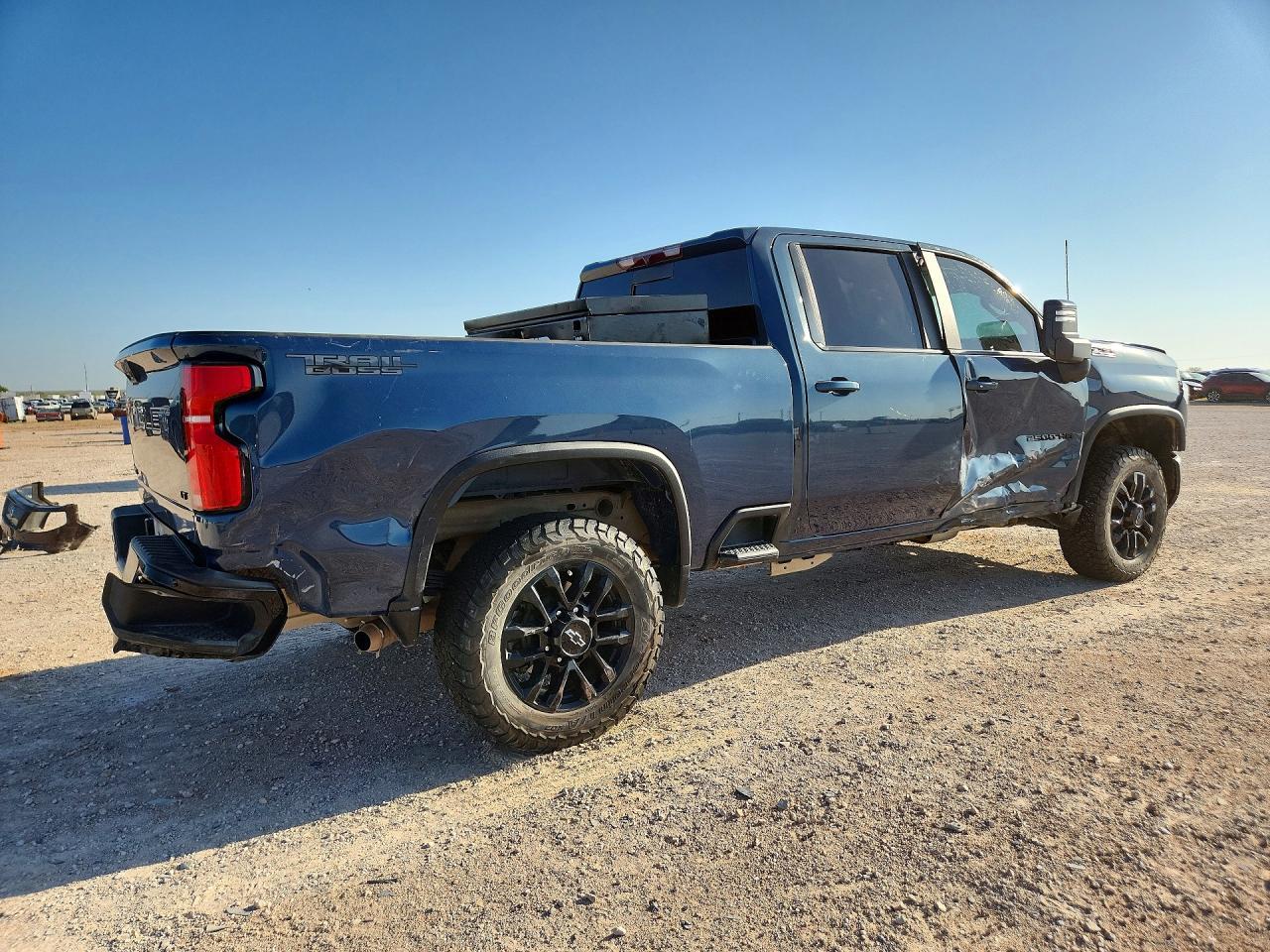 2025 Chevrolet Silverado K2500 Heavy Duty Lt - Image 3