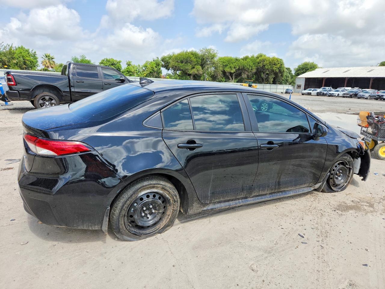 2026 Toyota Corolla Le - Фото 3