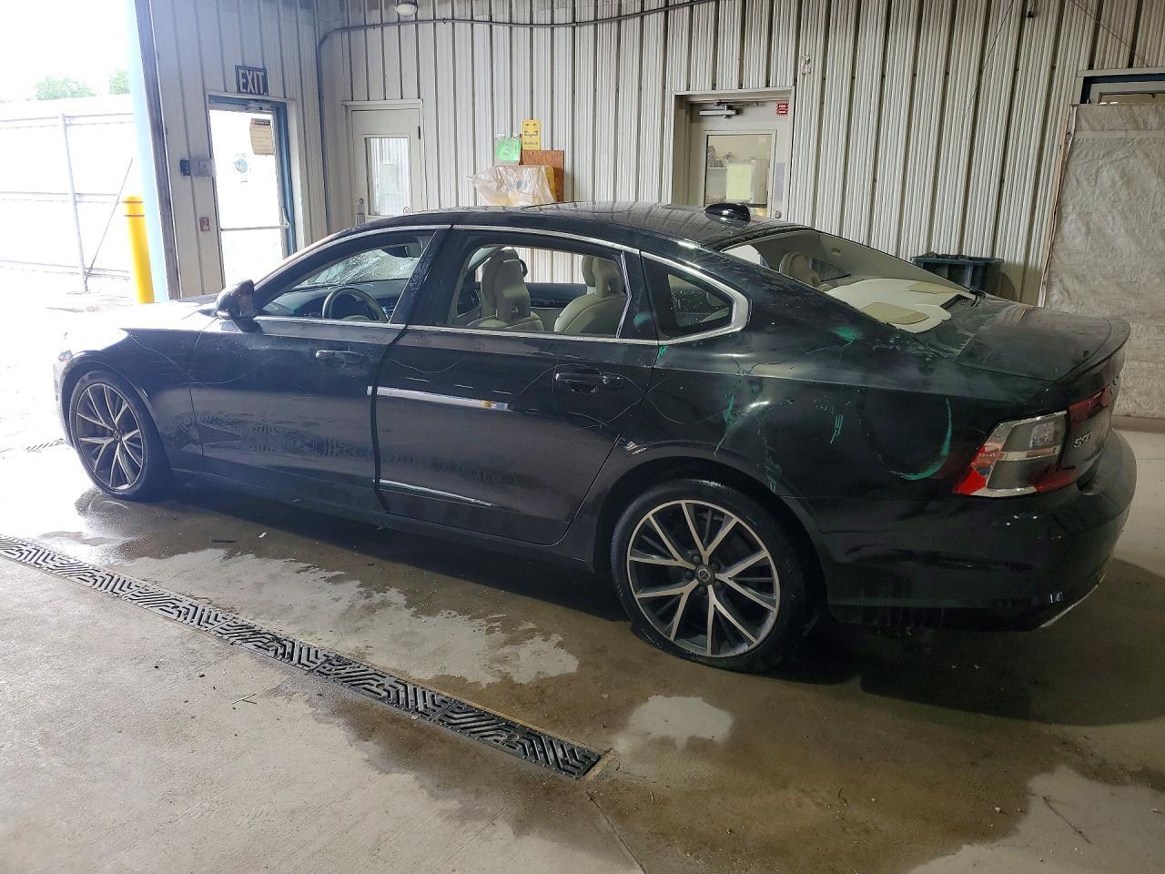2018 Volvo S90 T6 Momentum - Фото 2