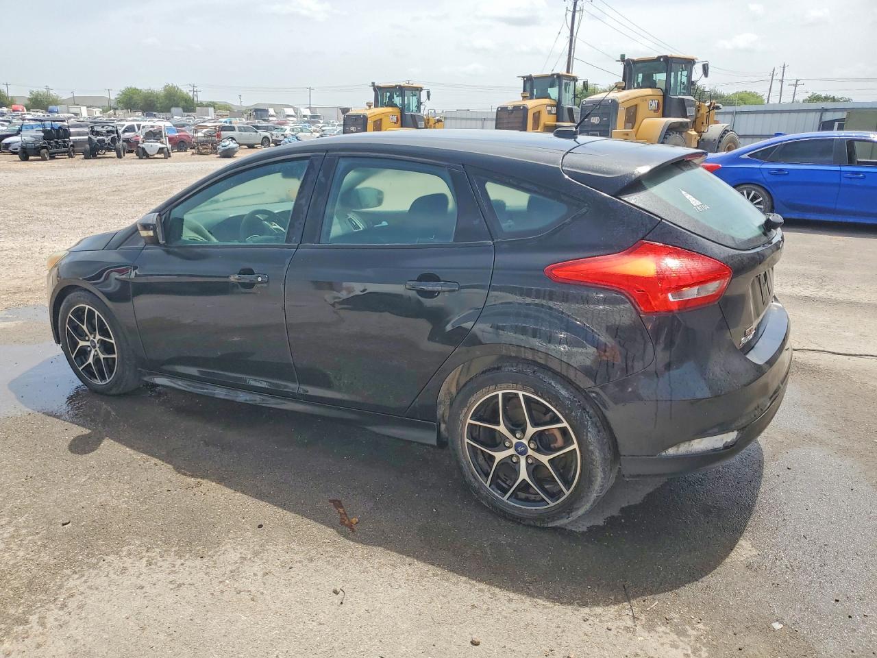 2015 Ford Focus Se - Image 2
