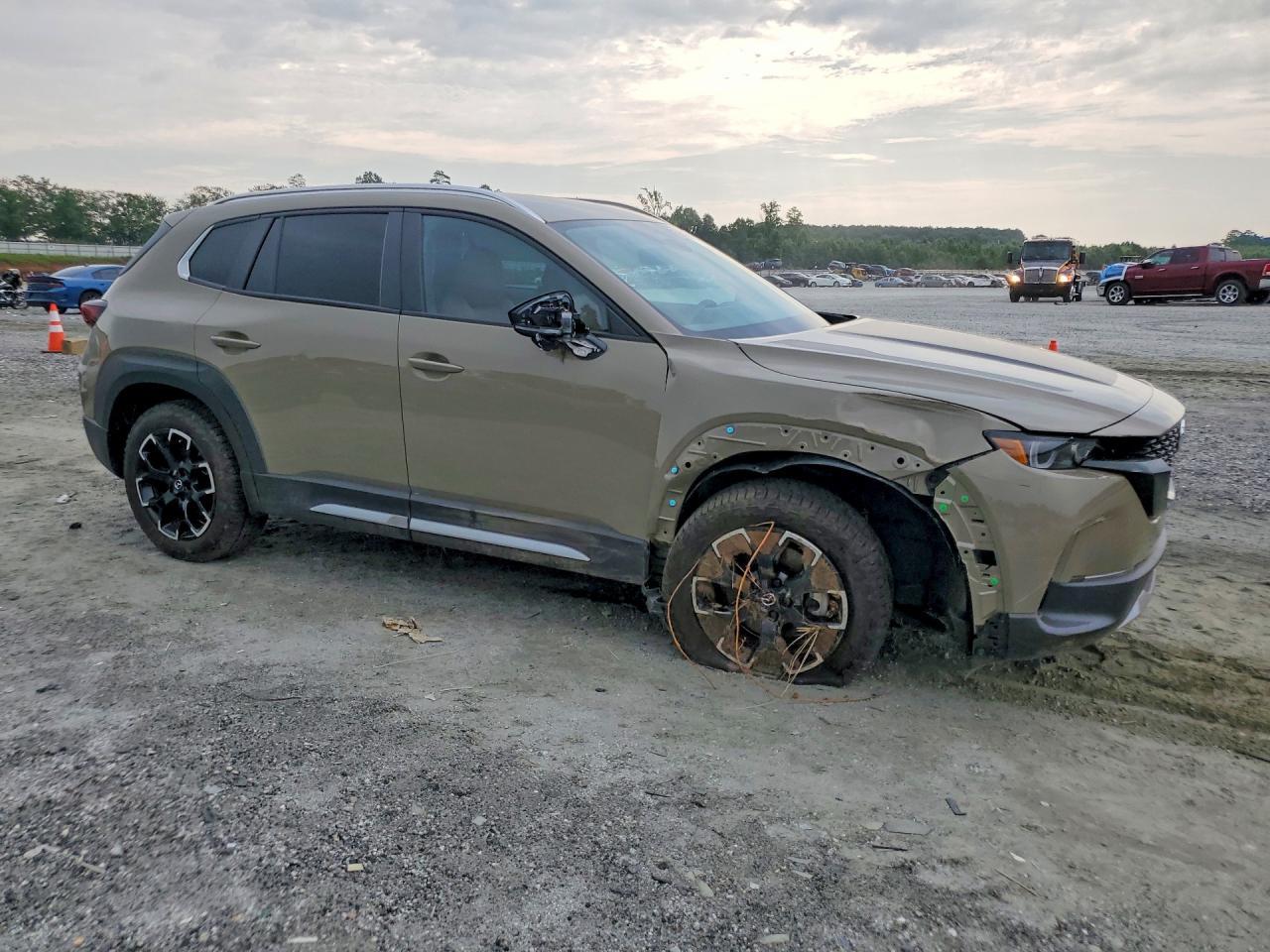 2025 Mazda Cx-50 Base - Image 4