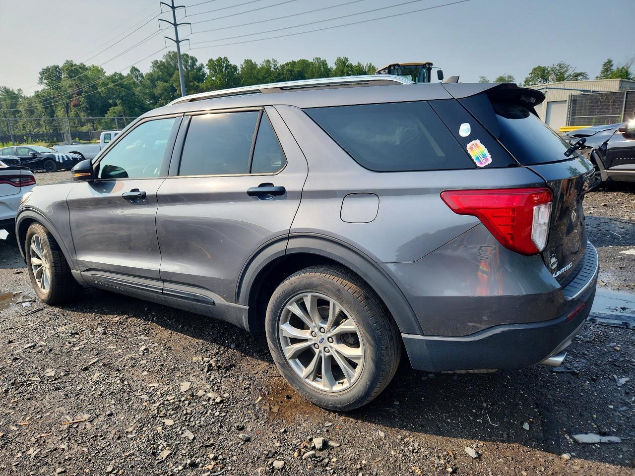 2022 Ford Explorer Limited - Image 2