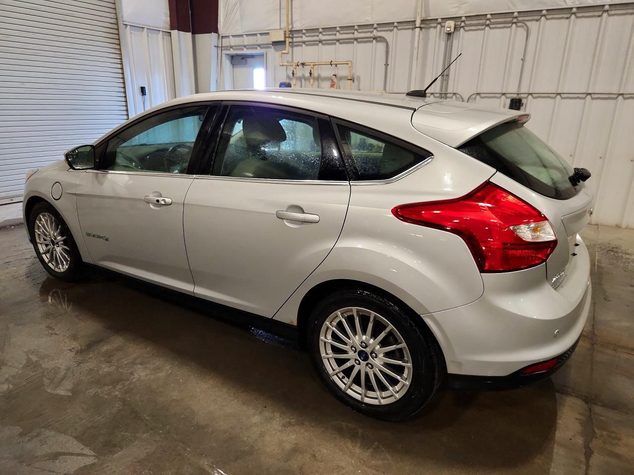 2014 Ford Focus Bev - Image 2