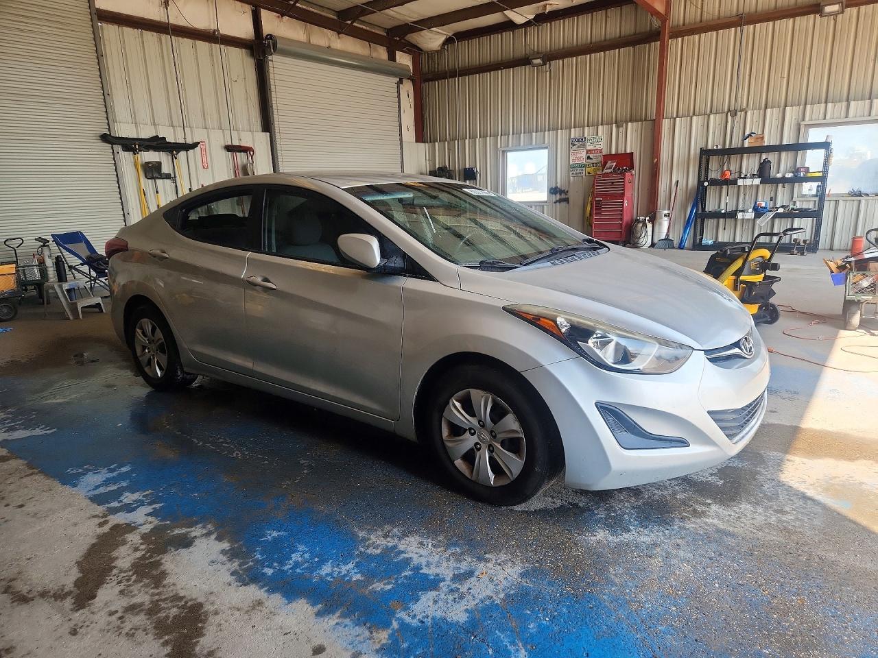 2016 Hyundai Elantra Se - Image 4