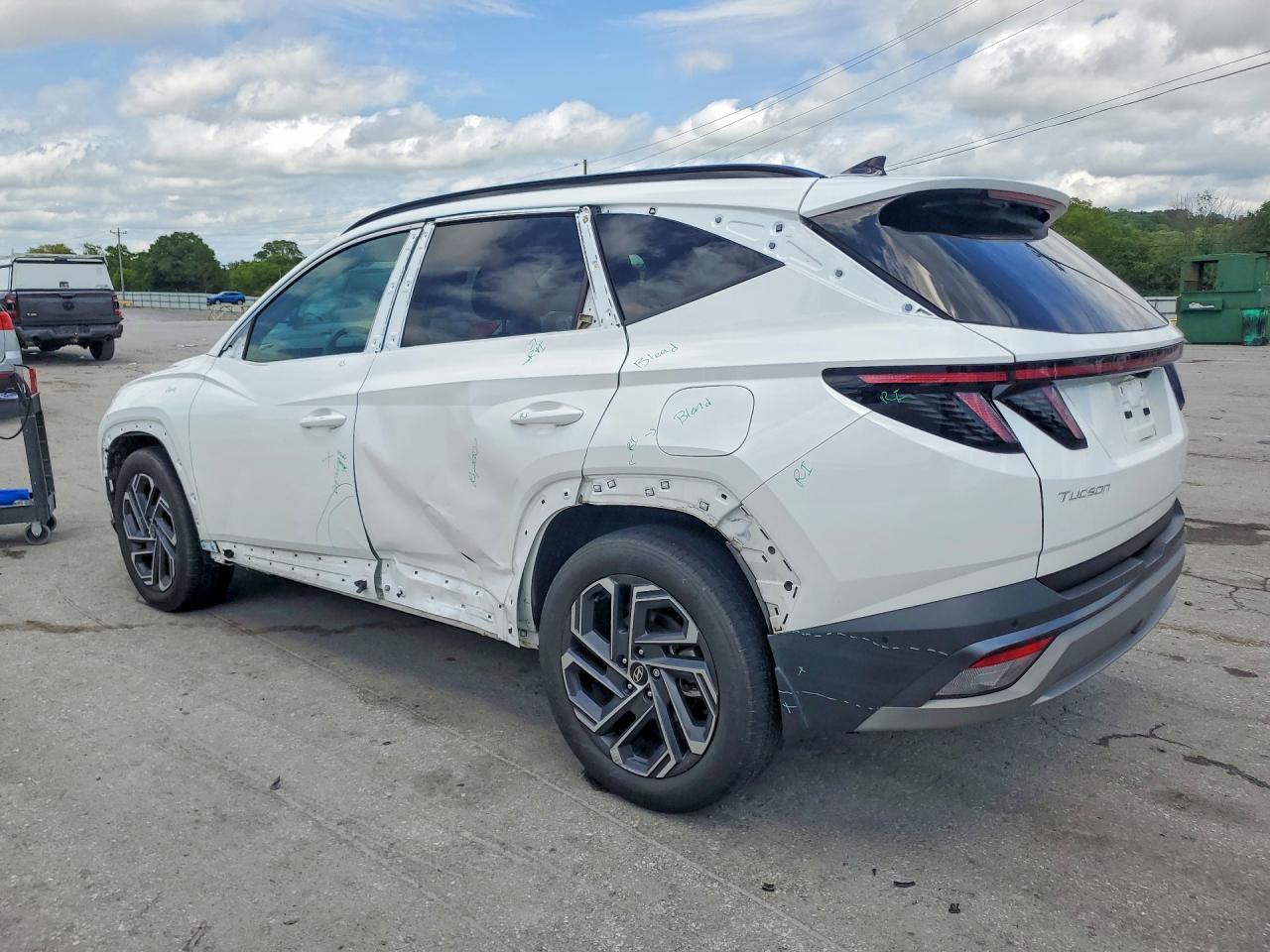 2025 Hyundai Tucson Limited - Image 2