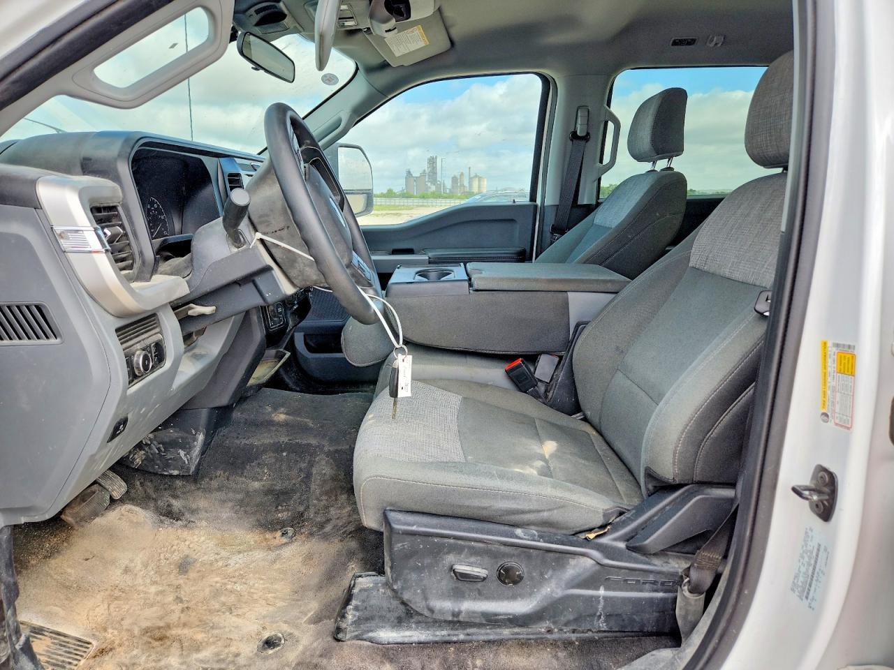 2025 Ford F250 Super Duty - Фото 7