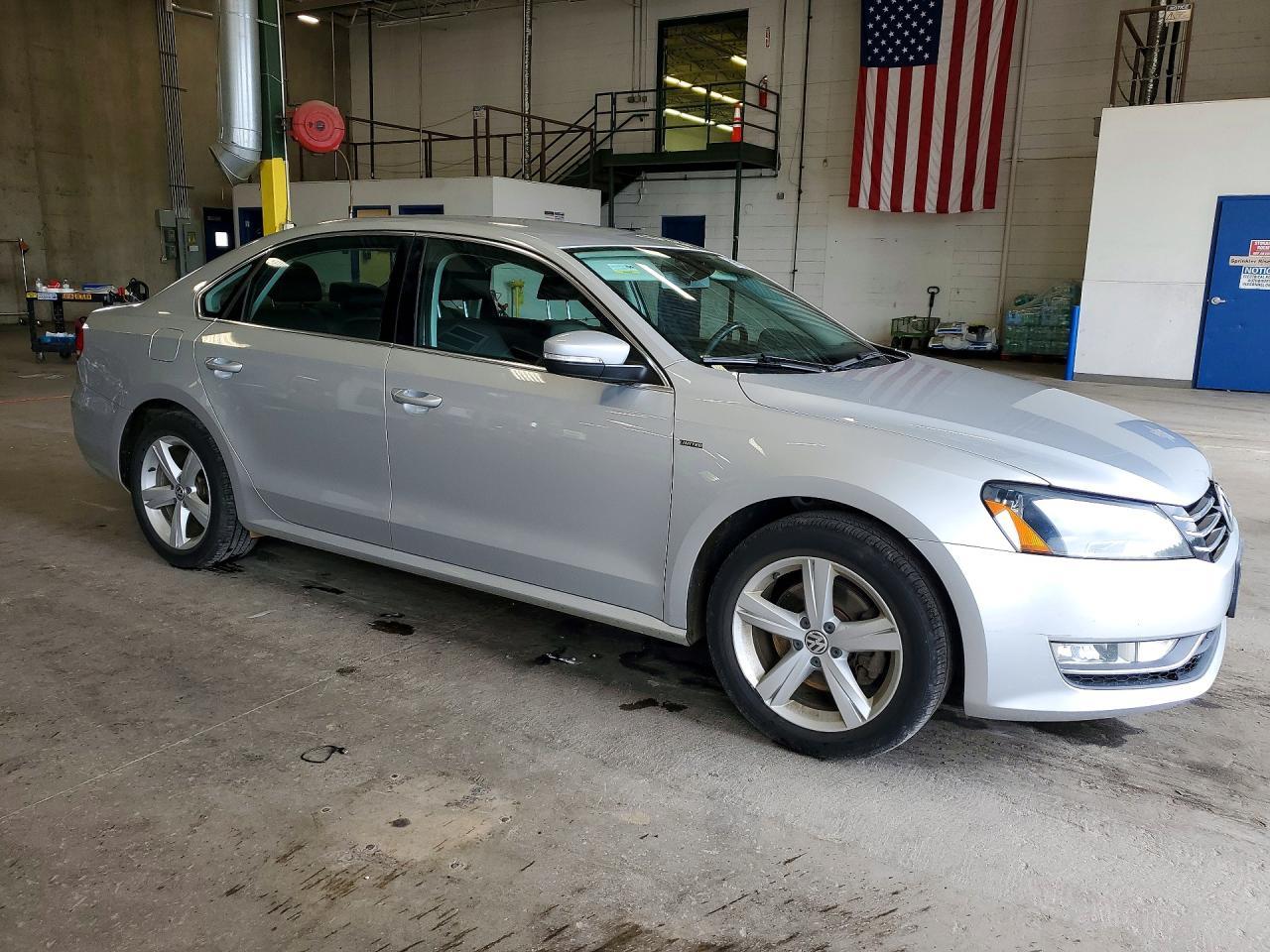 2015 Volkswagen Passat S - Фото 4