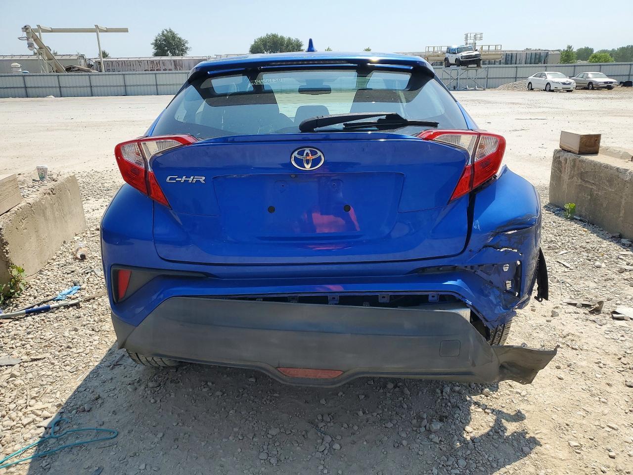 2018 Toyota C-Hr Xle Premium - Image 6