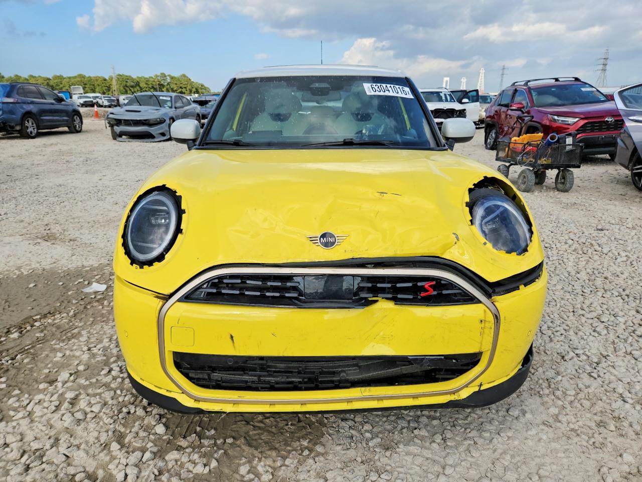 2025 Mini Cooper S - Image 5