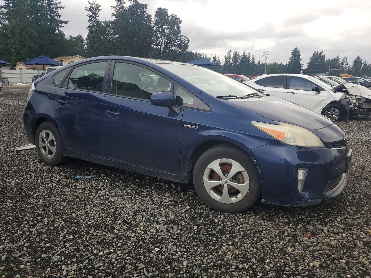2013 Toyota Prius Three - Фото 4