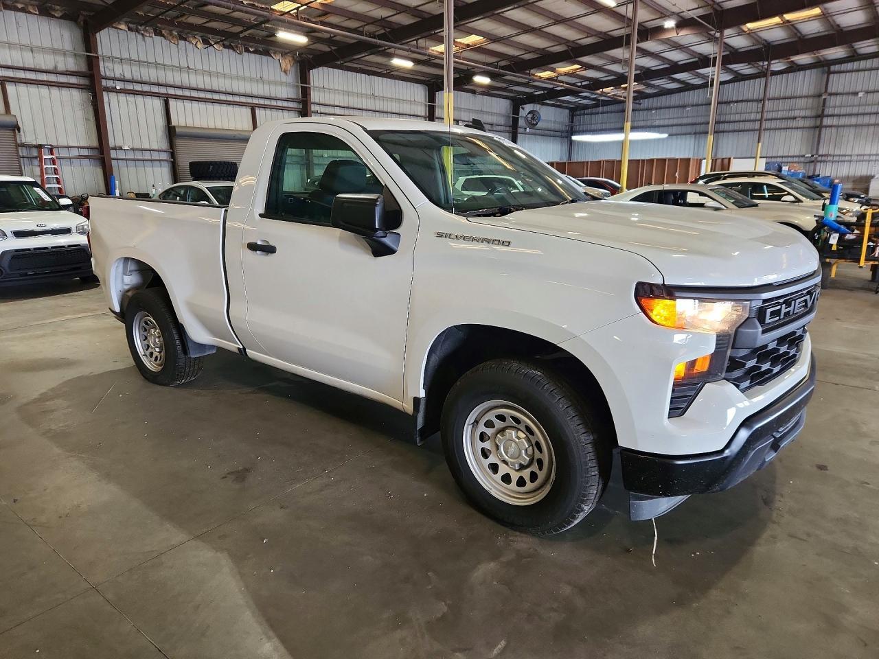 2023 Chevrolet Silverado C1500 - Фото 4