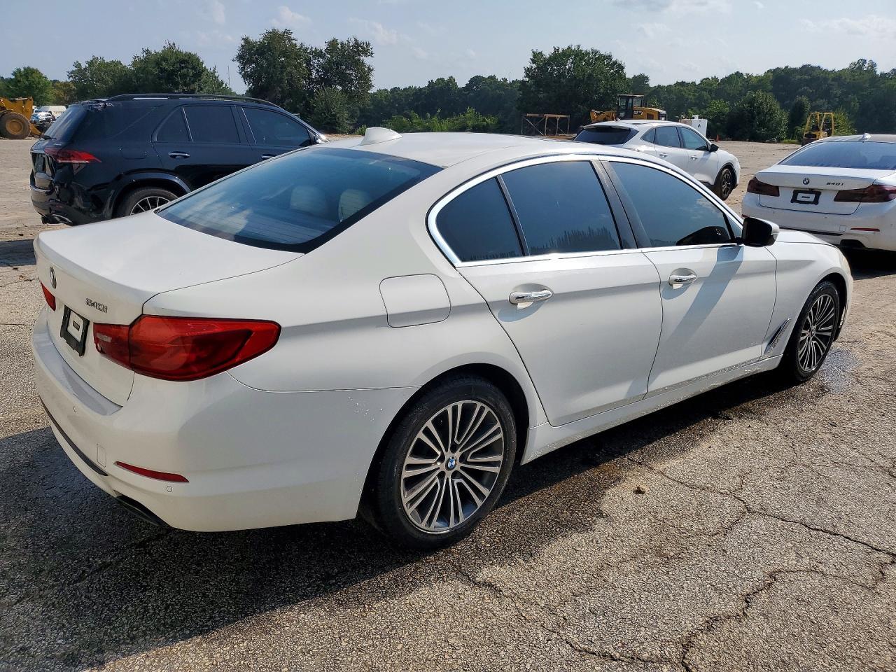 2017 BMW 540 I - Image 3