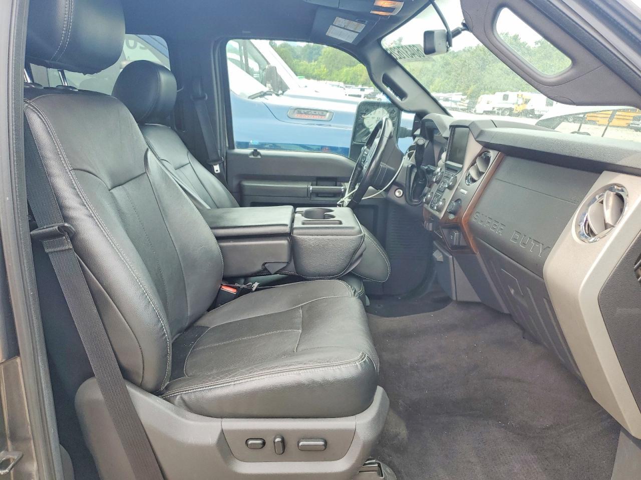 2016 Ford F350 Super Duty - Image 7