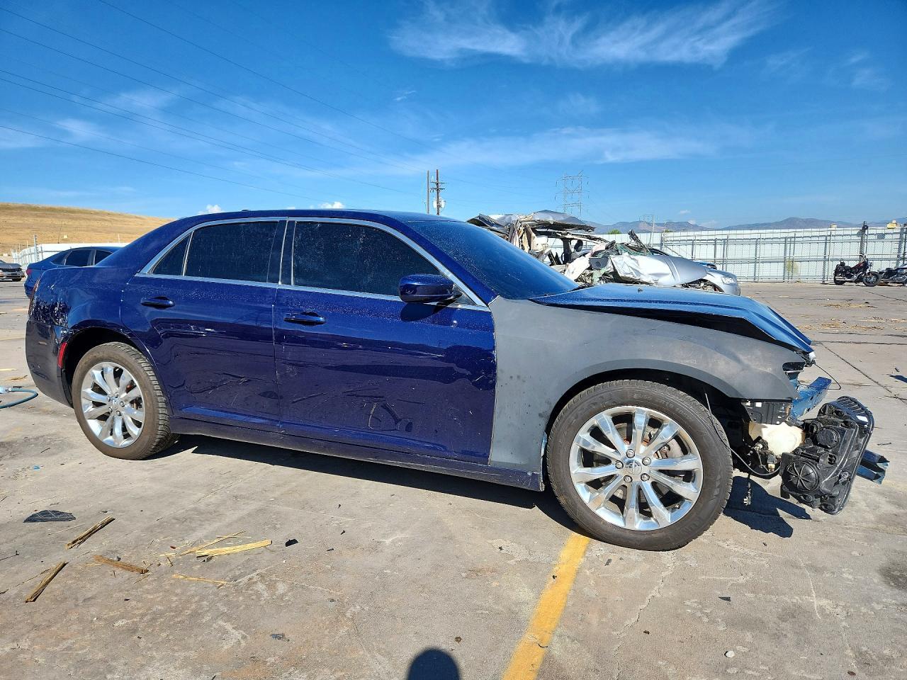 2017 Chrysler 300 Limited - Фото 4