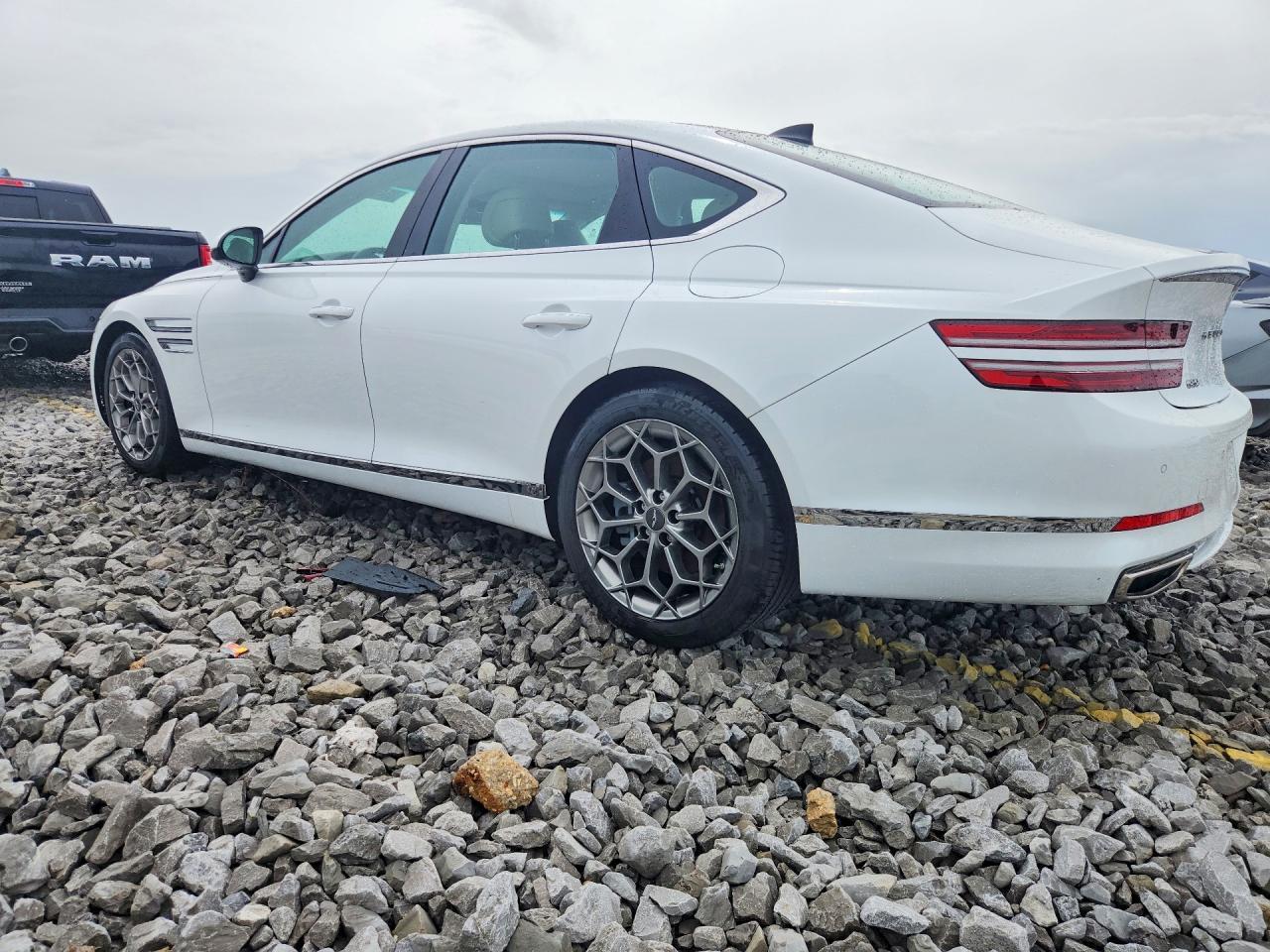 2024 Genesis G80 2.5T - Image 2