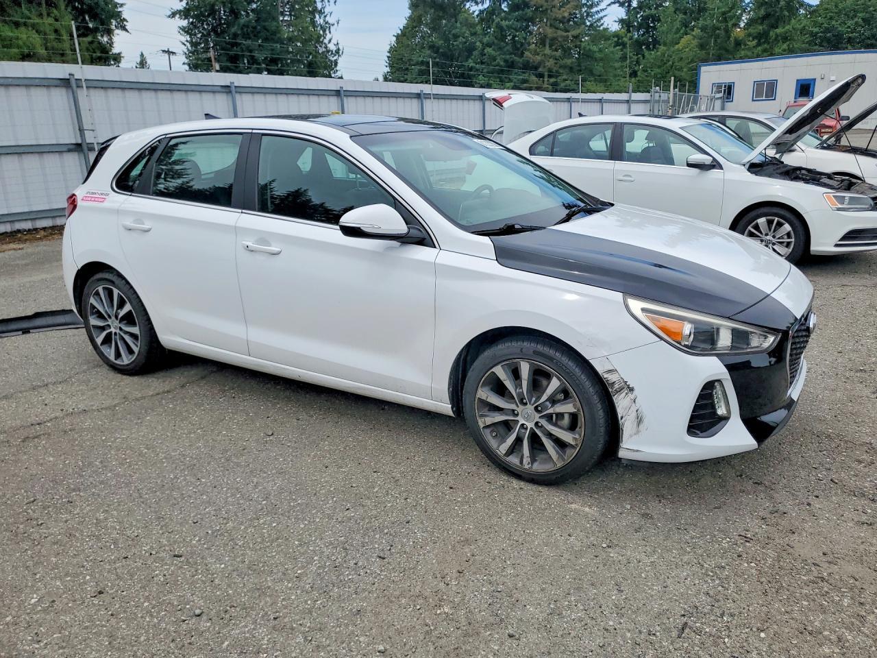 2019 Hyundai Elantra Gt Base - Image 4