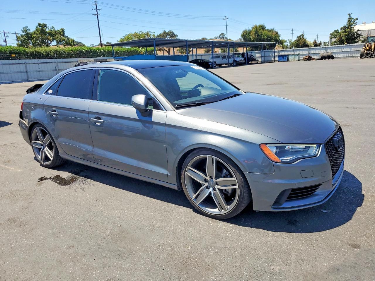 2015 Audi A3 Premium Plus - Фото 4