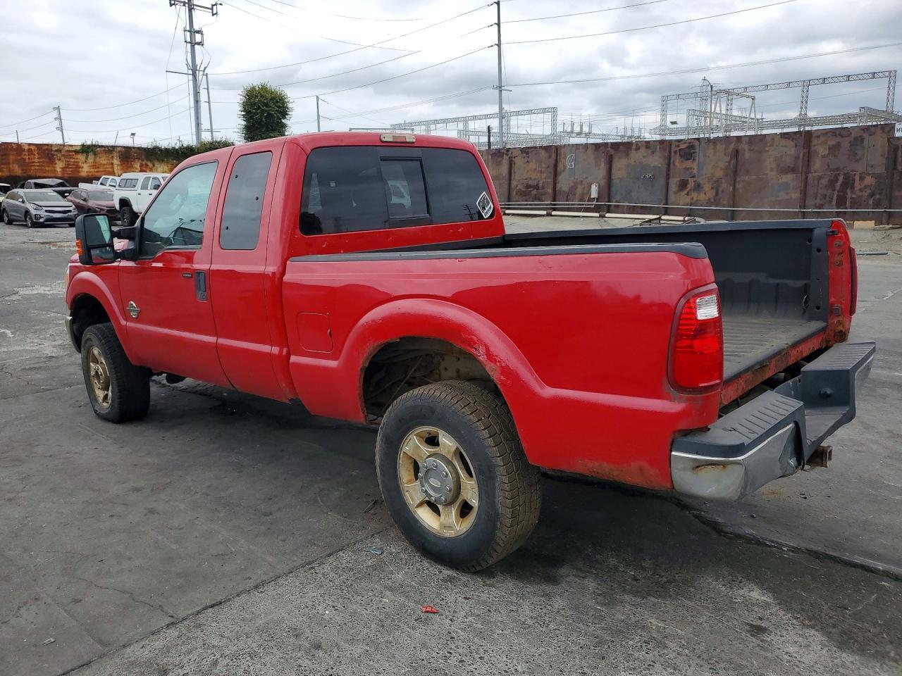 2013 Ford F350 Xlt - Image 2