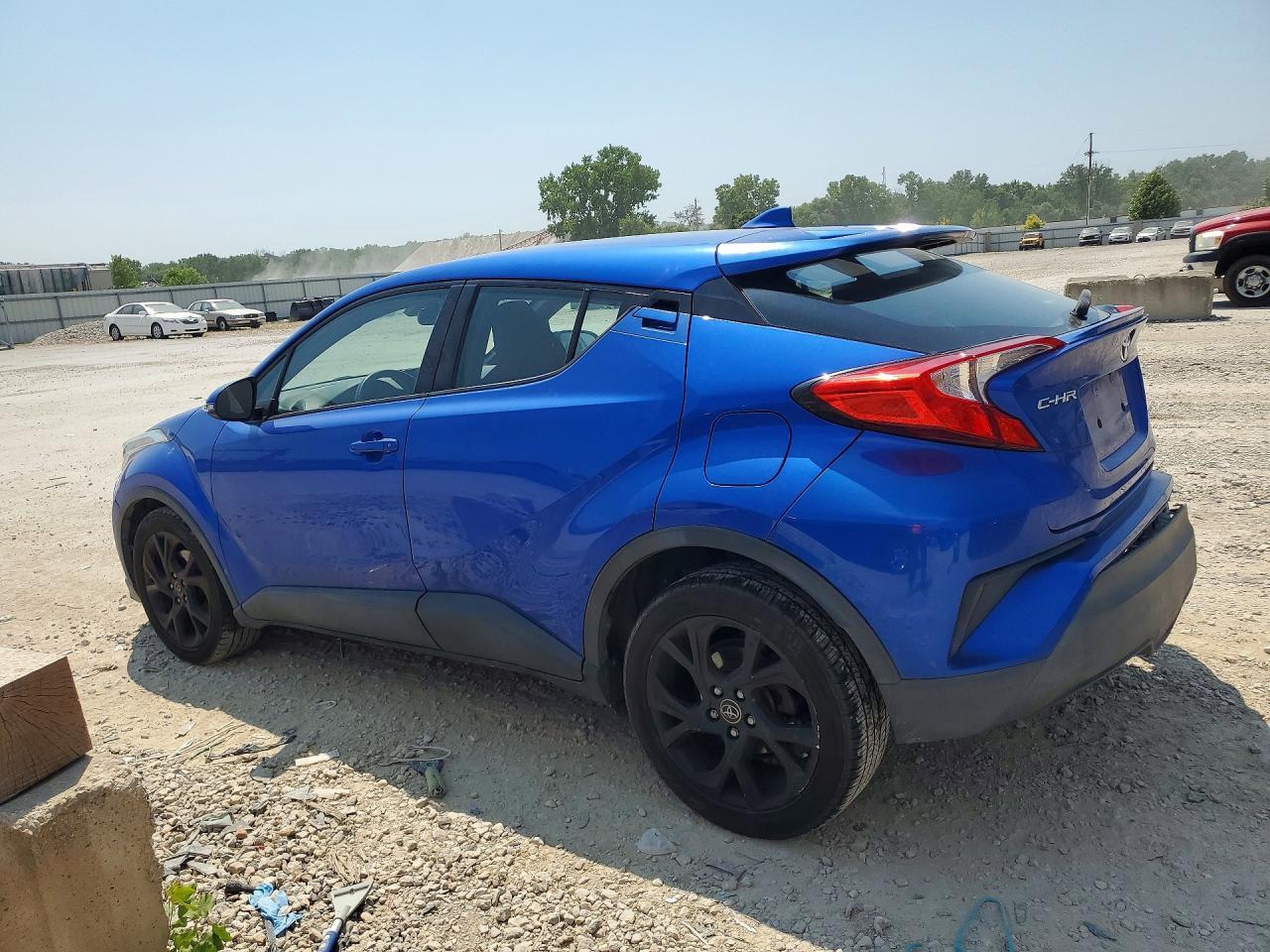 2018 Toyota C-Hr Xle Premium - Image 2
