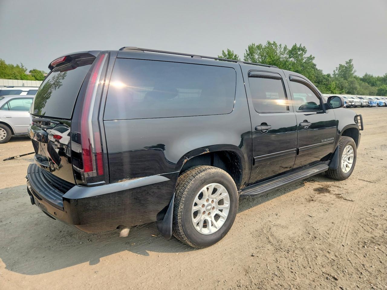 2010 Chevrolet Suburban K1500 Ls - Фото 3