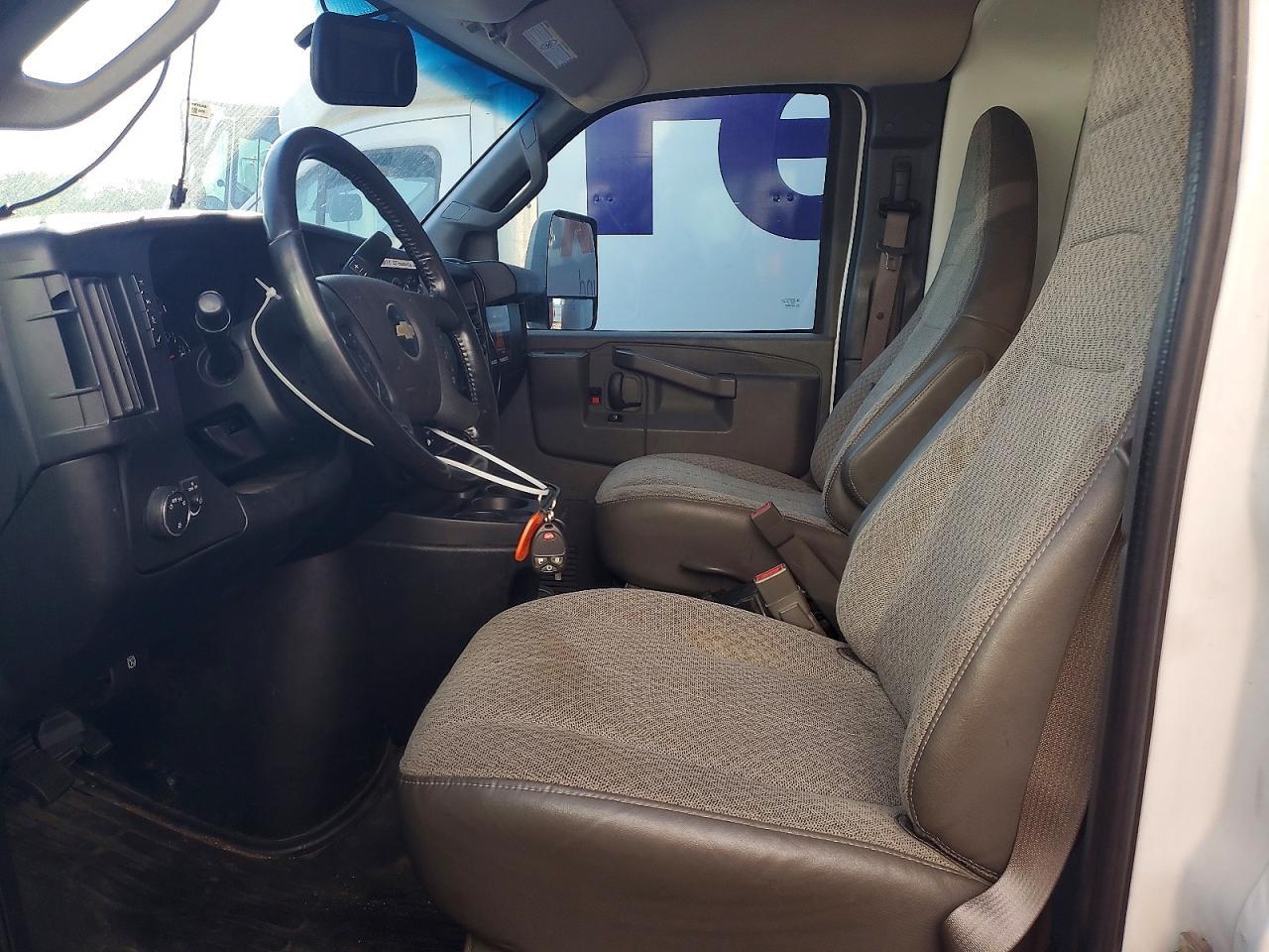 2020 Chevrolet Express - Delivery Truck - Фото 7