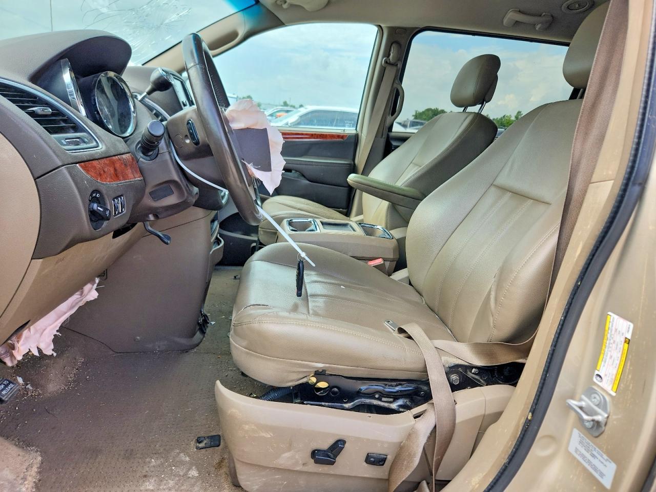2015 Chrysler Town & Country Touring - Фото 7