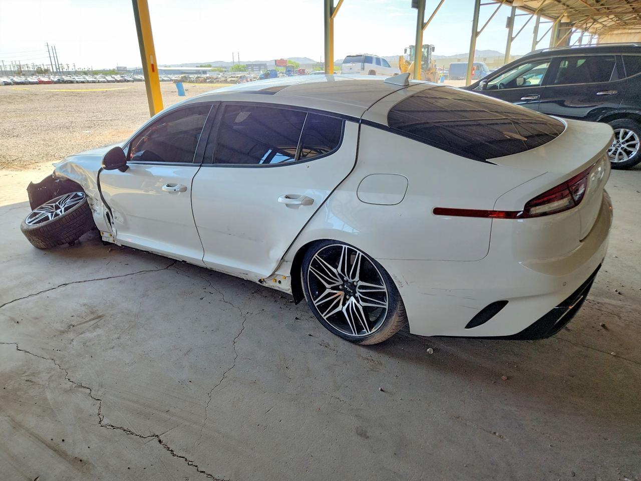 2022 Kia Stinger Gt1 - Фото 2