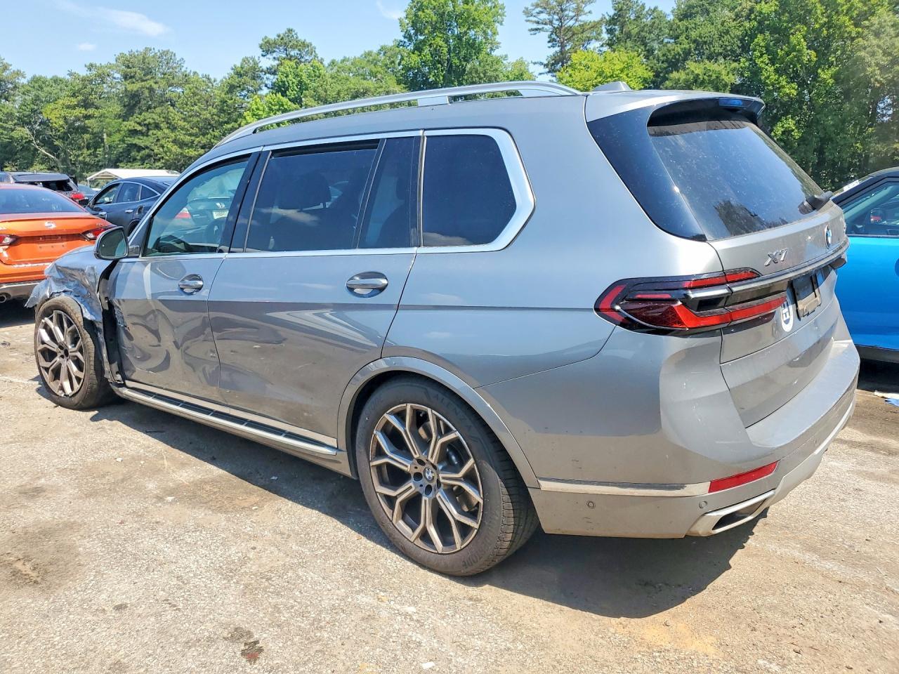 2025 BMW X7 xDrive40I - Фото 2