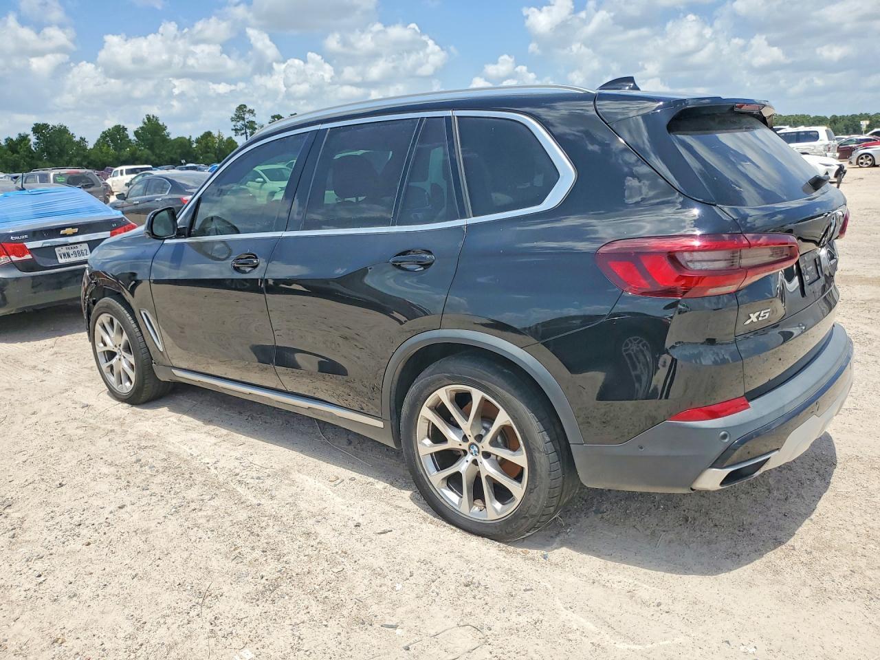 2021 BMW X5 Sdrive 40I - Фото 2
