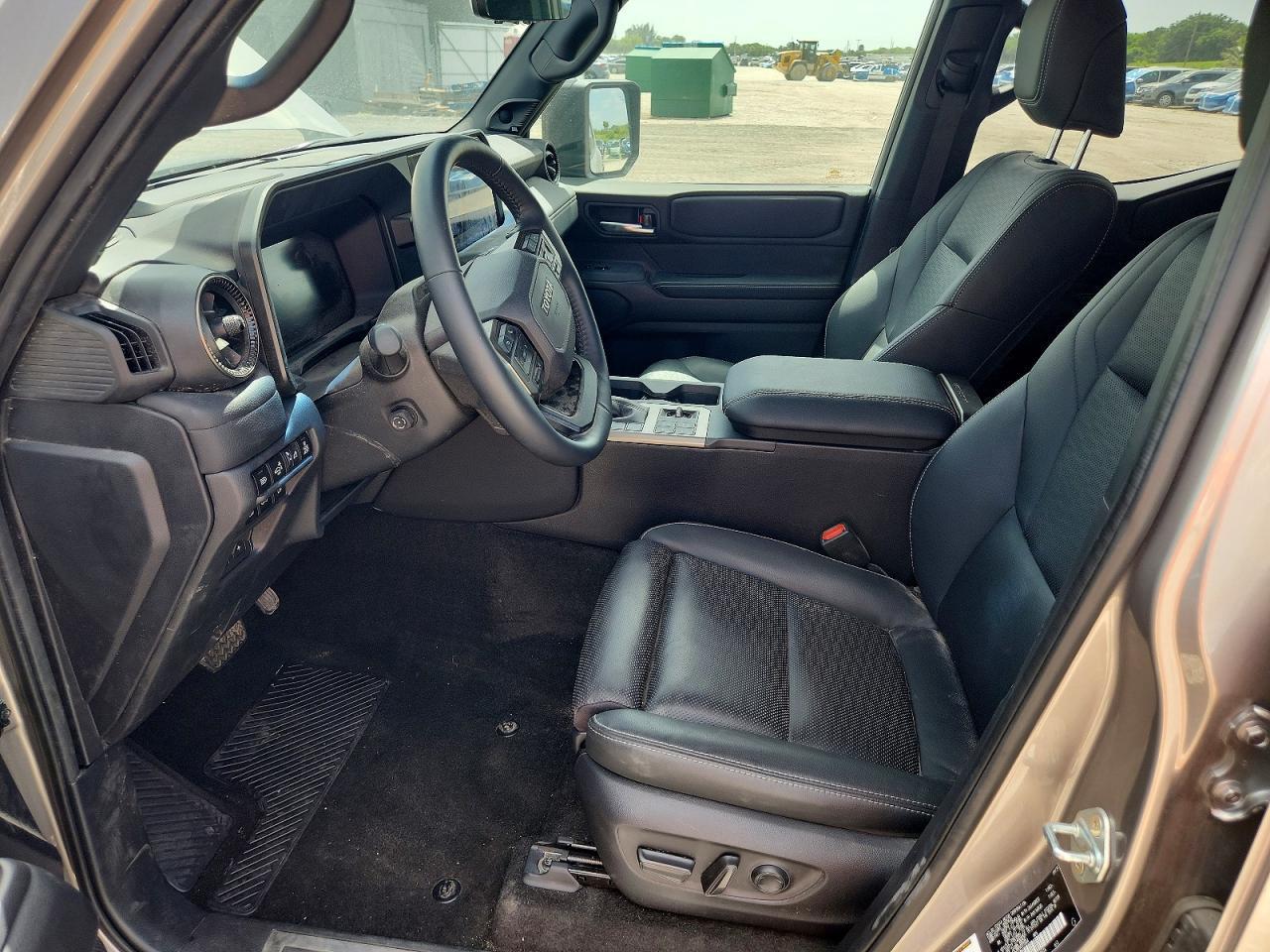 2024 Toyota Land Cruiser Base - Фото 7