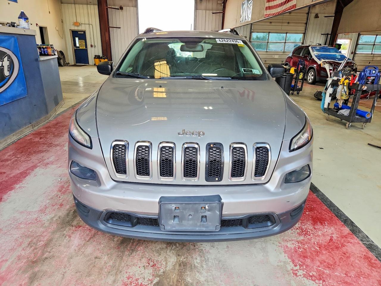 2015 Jeep Cherokee Sport - Image 5
