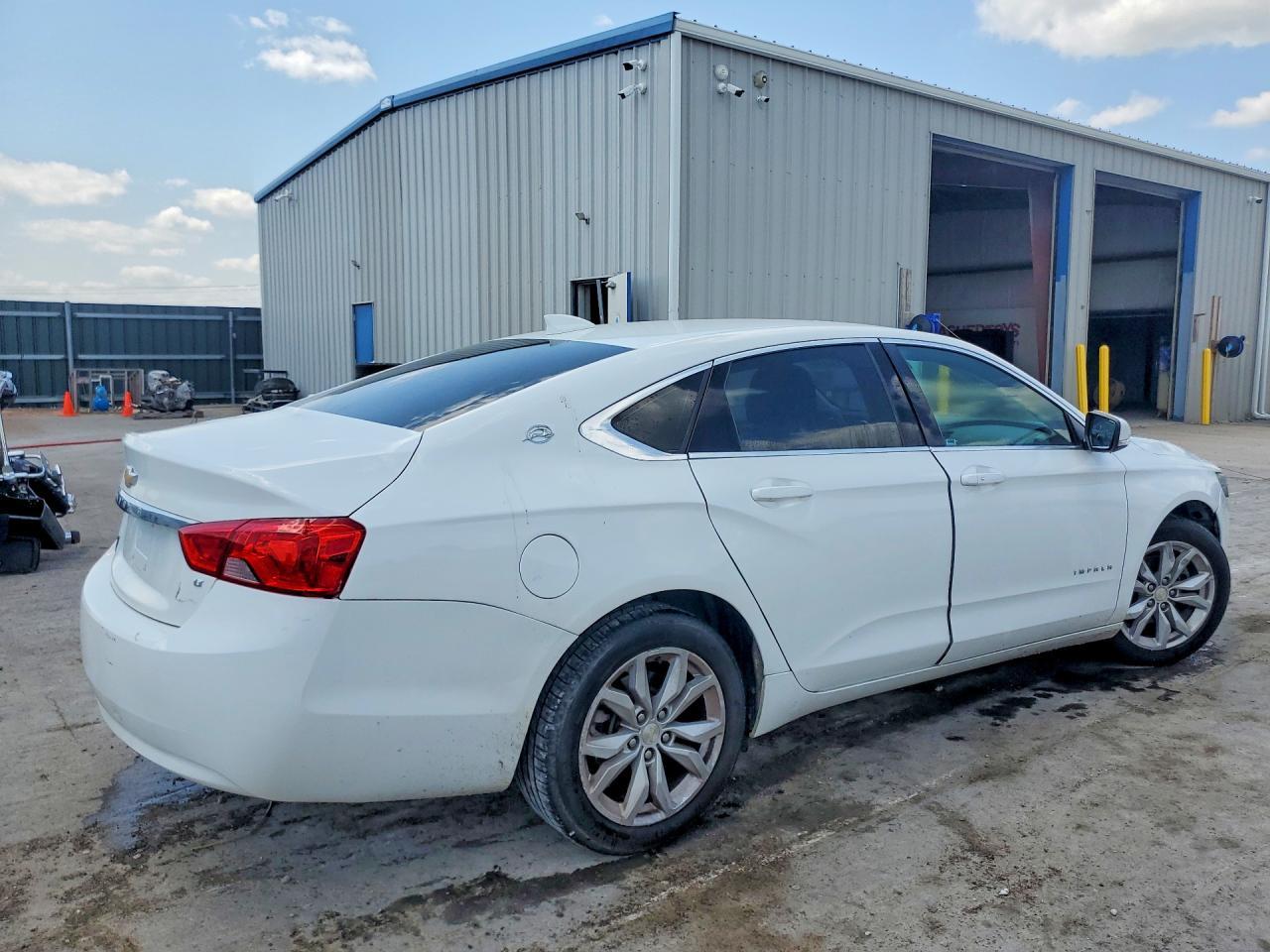 2019 Chevrolet Impala Lt - Image 3