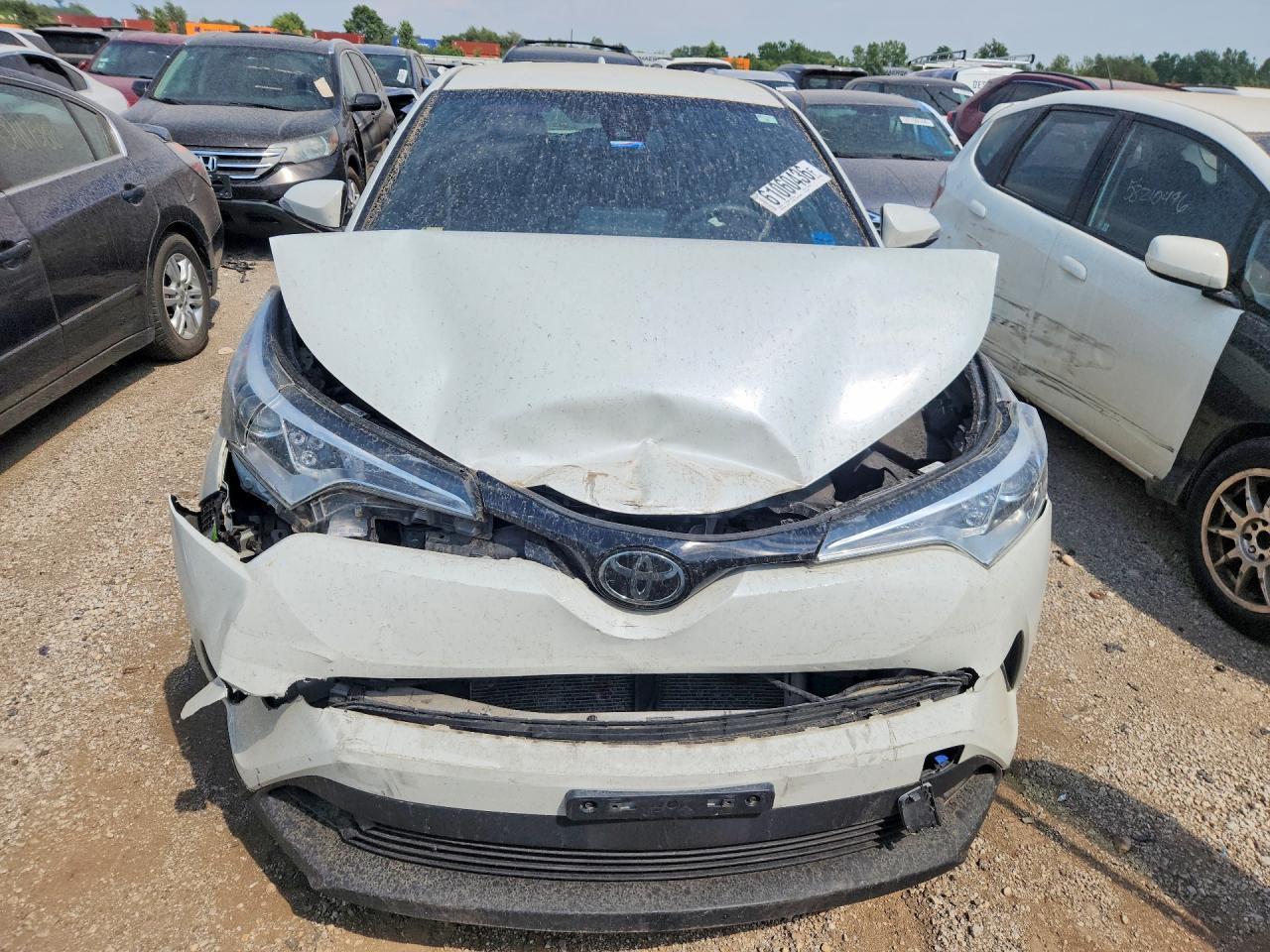 2019 Toyota C-Hr Le - Image 5