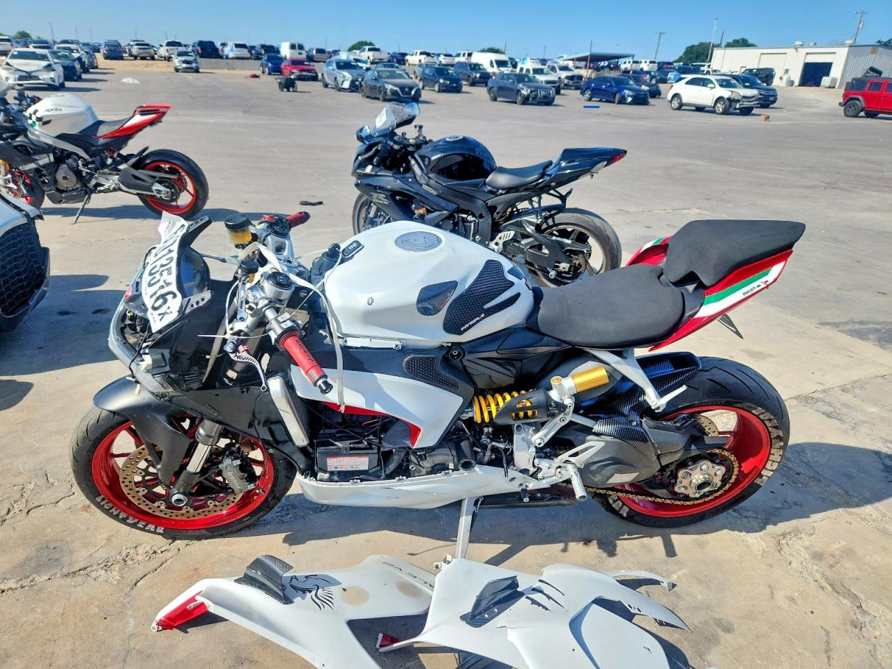 2021 Ducati Panigale V2 - Фото 3