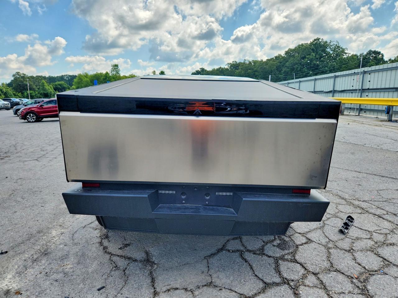2025 Tesla Cybertruck - Фото 6