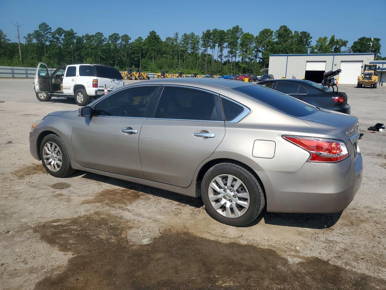2014 Nissan Altima 2.5 S - Image 2