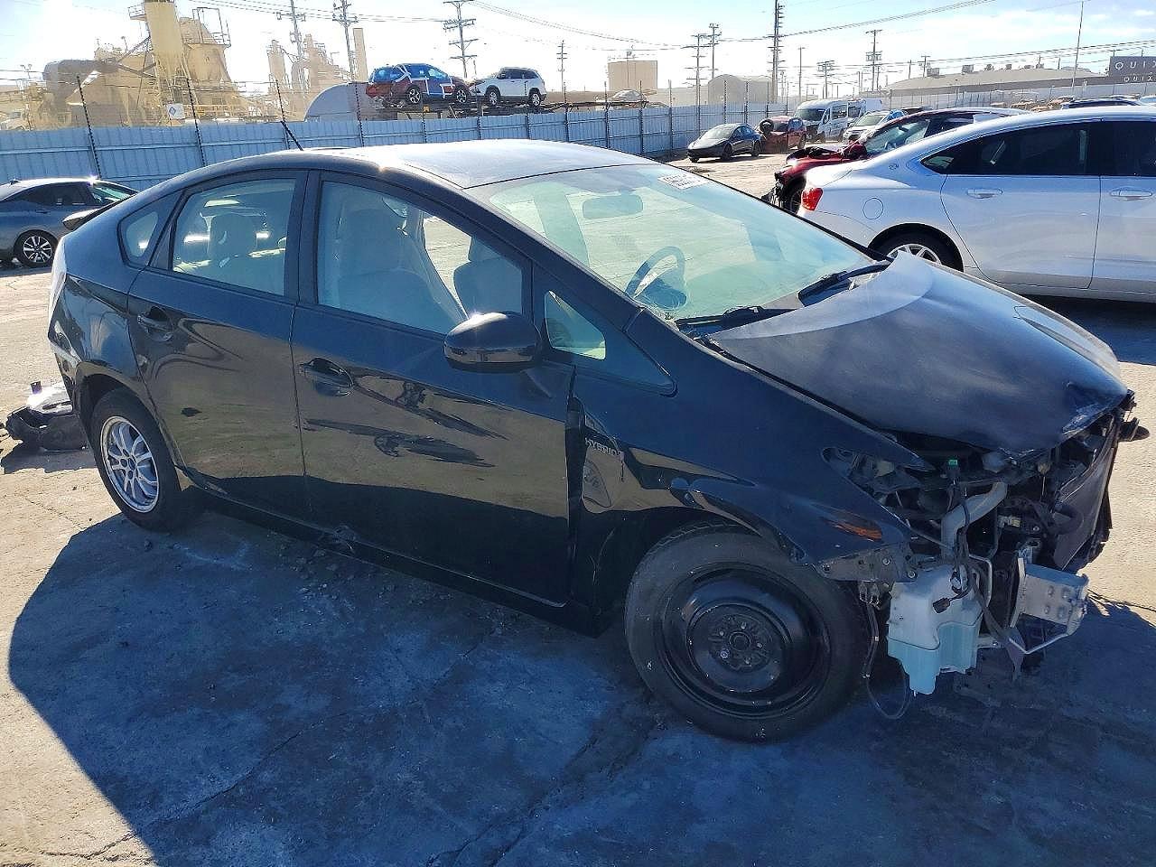 2011 Toyota Prius Three - Фото 4