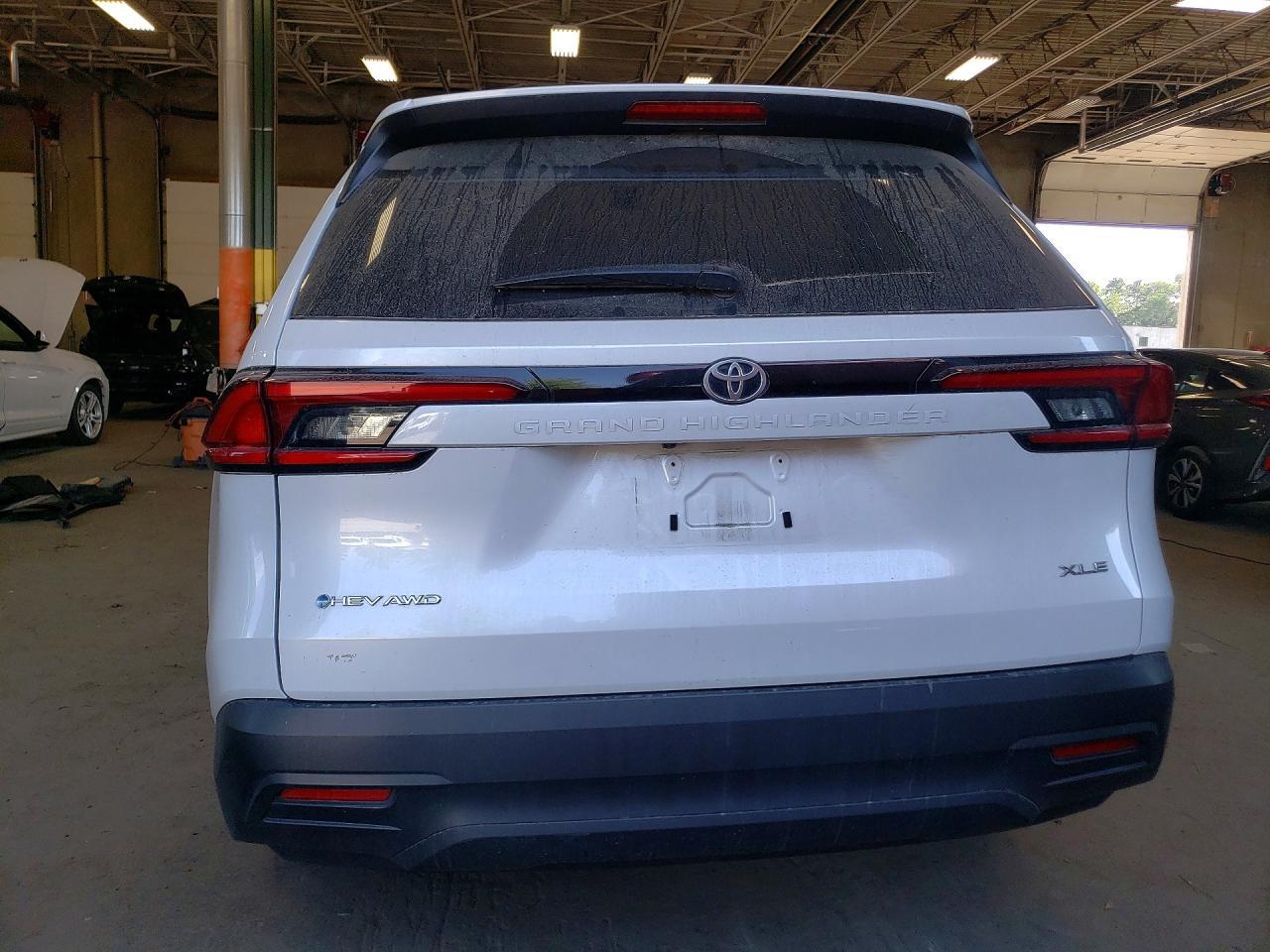 2025 Toyota Grand Highlander Hybrid Xle - Image 6