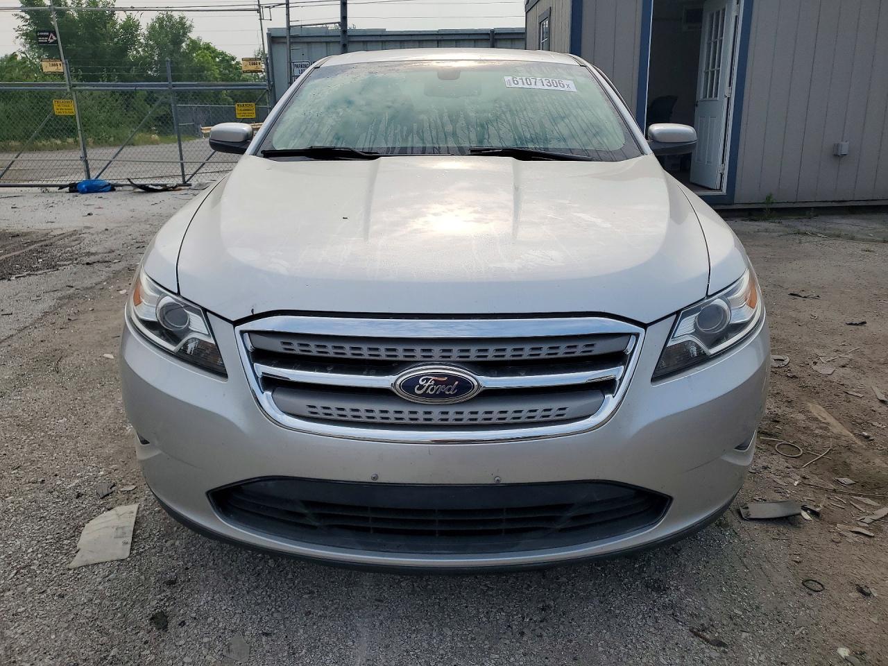 2011 Ford Taurus Sel - Image 5