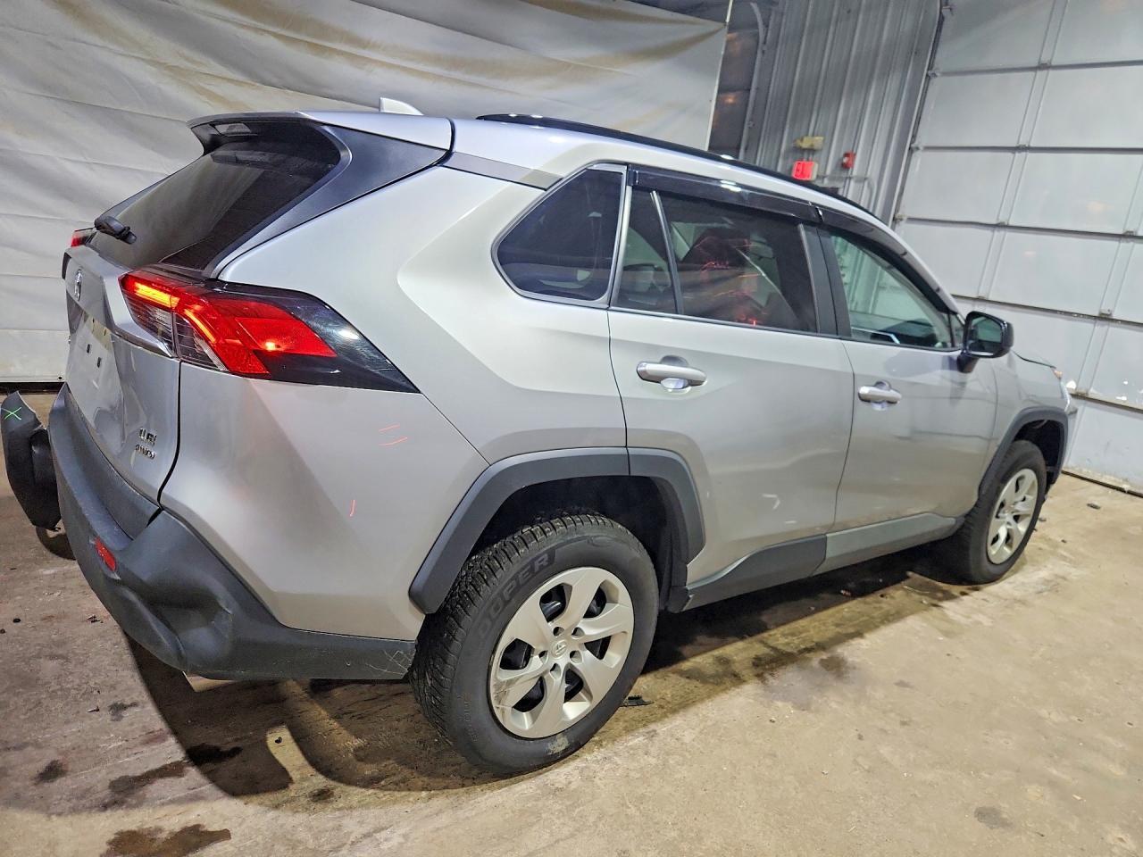 2020 Toyota Rav4 Le - Фото 3