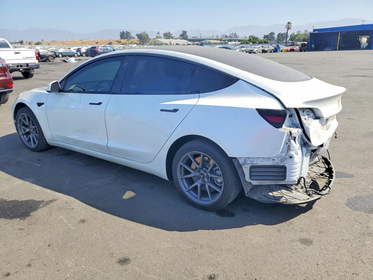 2022 Tesla Model 3 - Image 2