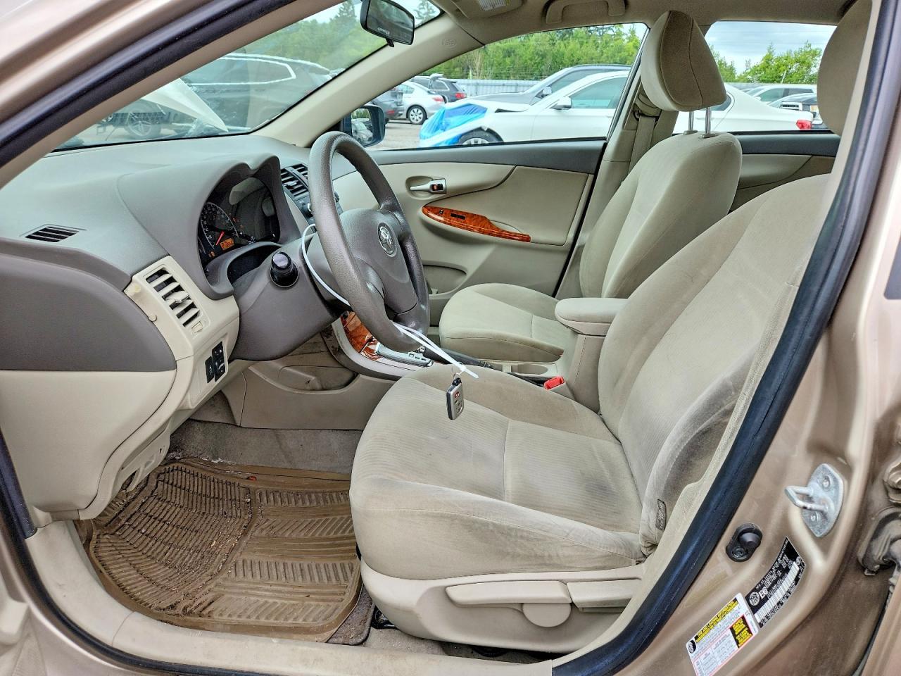 2010 Toyota Corolla Le - Фото 7
