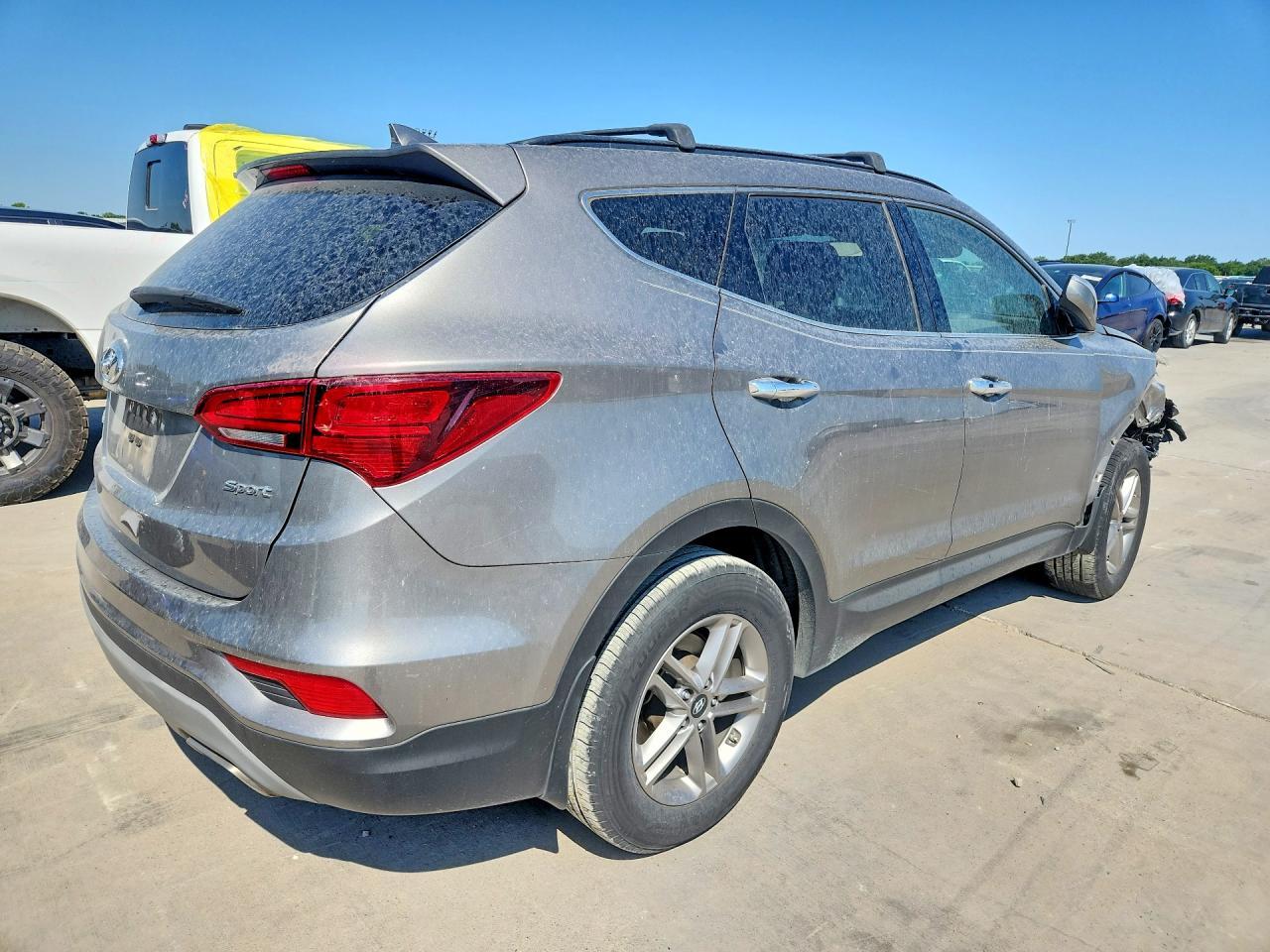 2023 Hyundai Santa Fe Sport 2.4L - Image 3