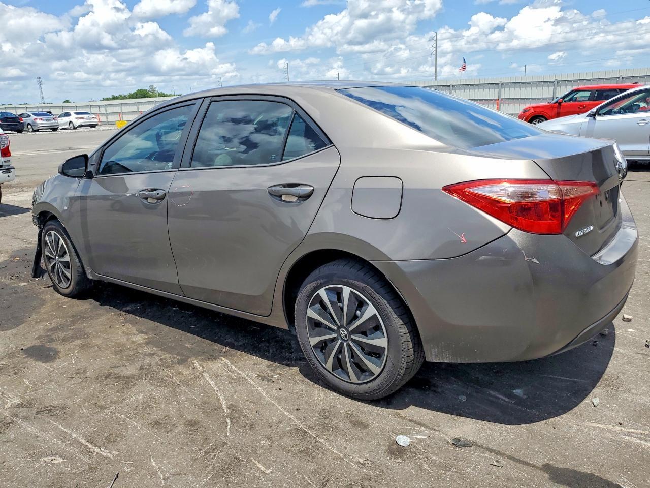 2017 Toyota Corolla Base - Фото 2