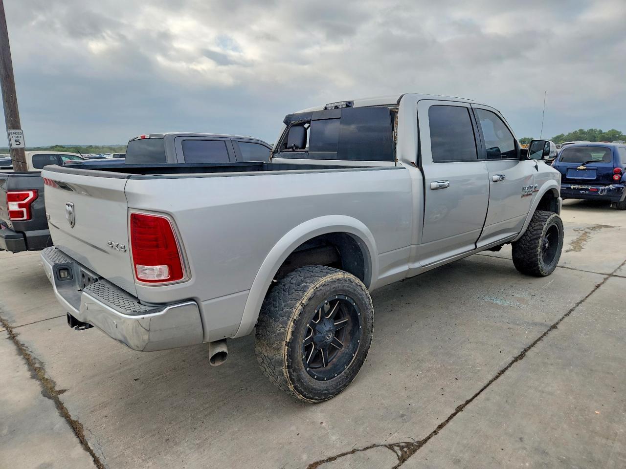 2017 Ram 2500 Laramie - Image 3