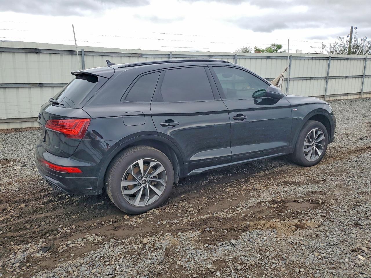 2024 Audi Q5 Premium 45 - Image 3